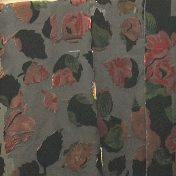 Elegant silk scarf Velvet  scarf flower / leaf pattern - Picture 7 of 7